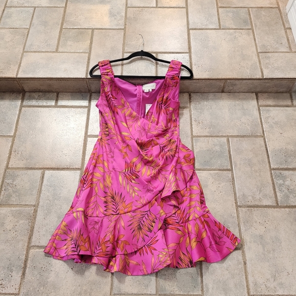 π€SOLDπ€Sachin & Babi Abigail Off-The-Shoulder Leaf Print Satin Twill Wrap Dress - Picture 4 of 13